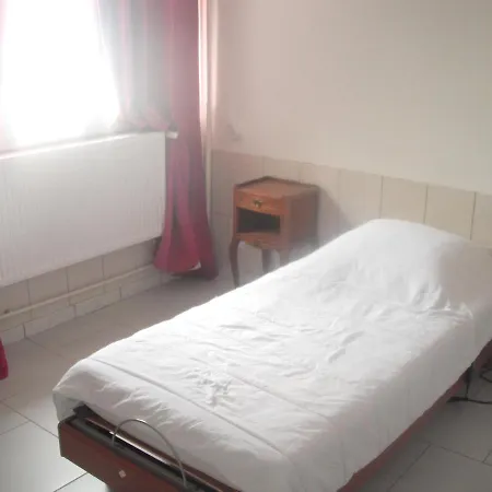 With 2 Bedrooms In With Furnished Terrace And Wifi