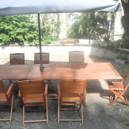 With 2 Bedrooms In With Furnished Terrace And Wifi