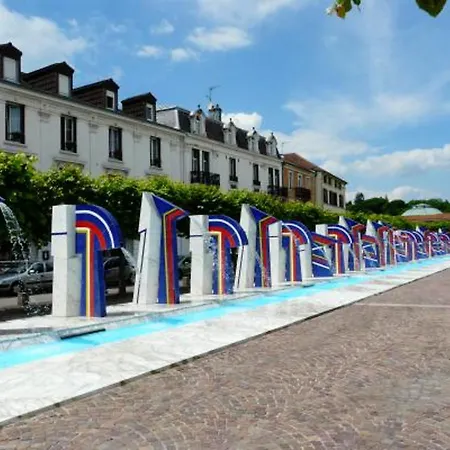 With 2 Bedrooms In With Furnished Terrace And Wifi Appartement *